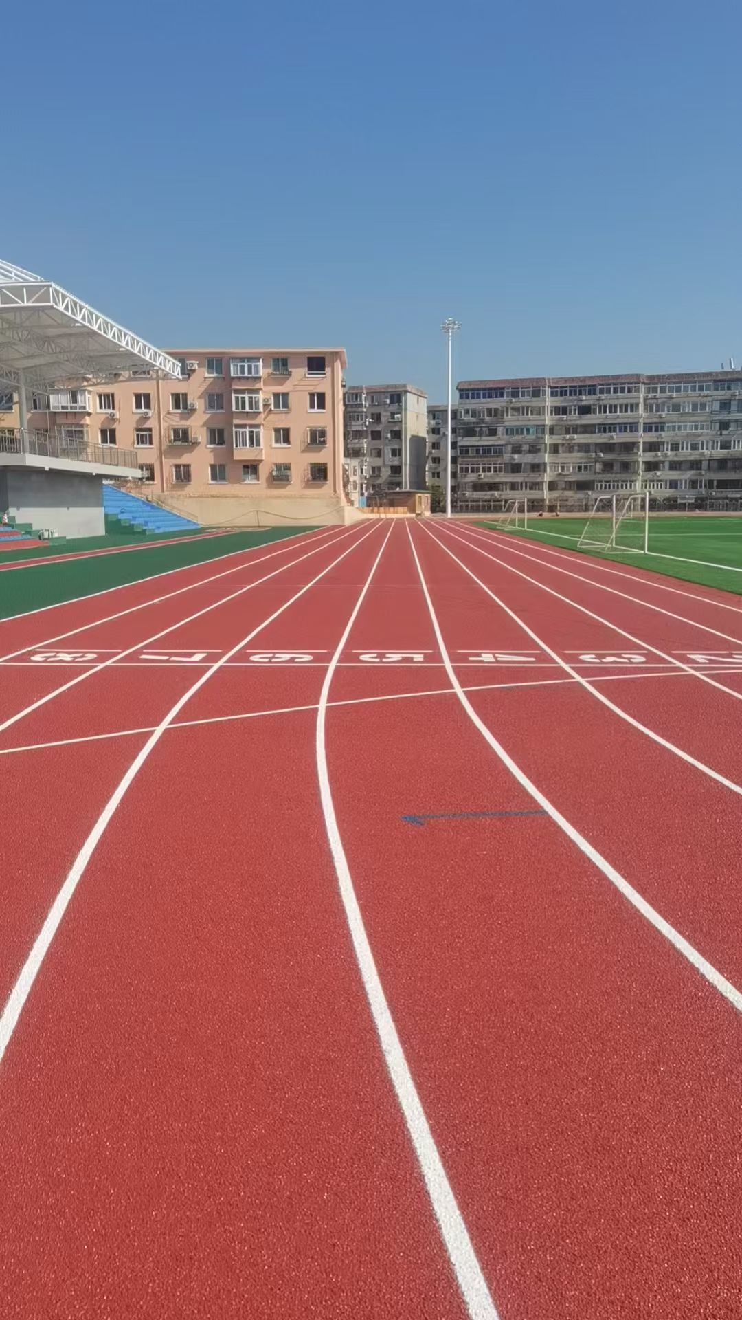 洛阳市新国标塑胶跑道渗水跑道 - 厂家